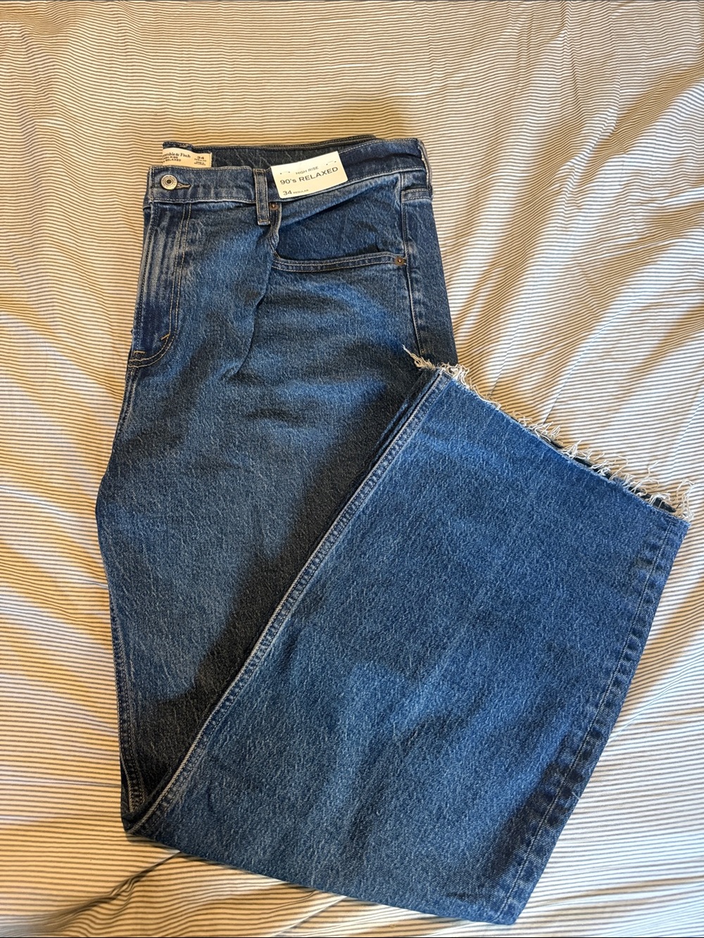 Abercrombie & Fitch 90s Relaxed Straight-Leg Jeans in Dark Blue Denim